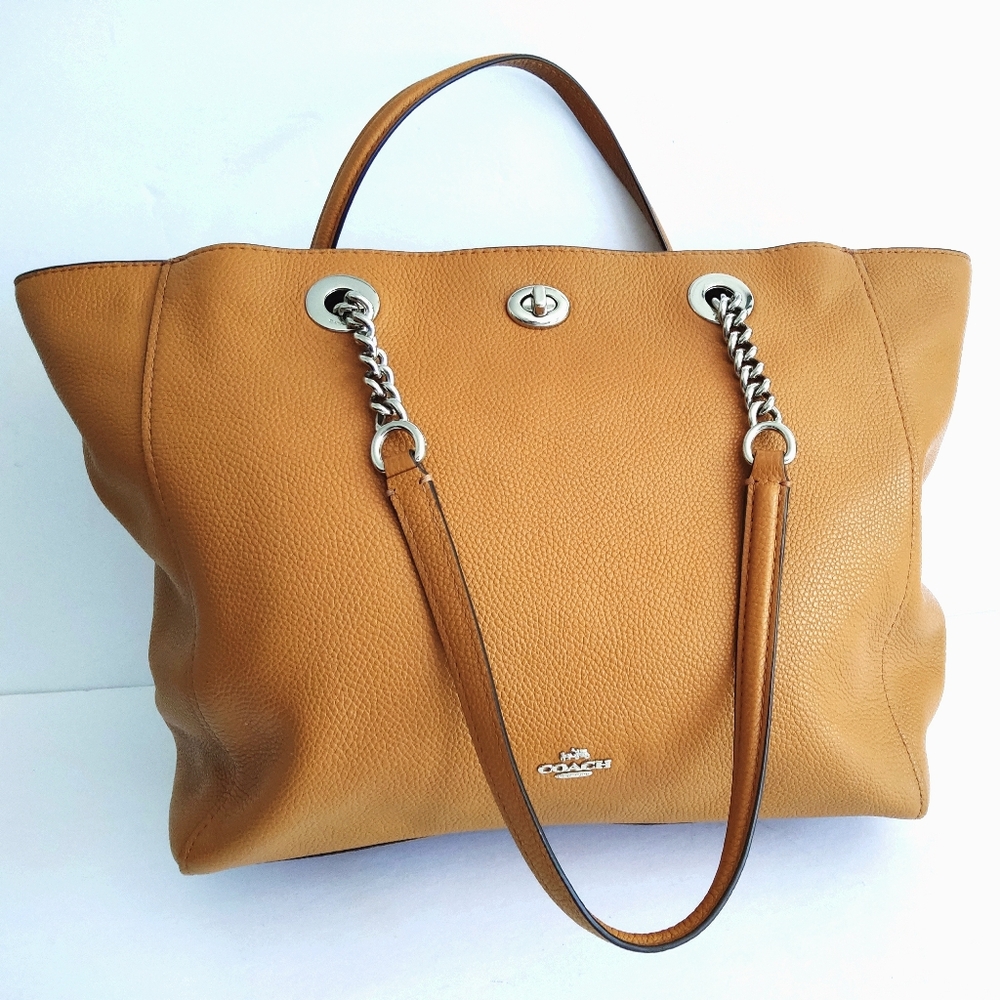 Coach women's genuine leather bag.